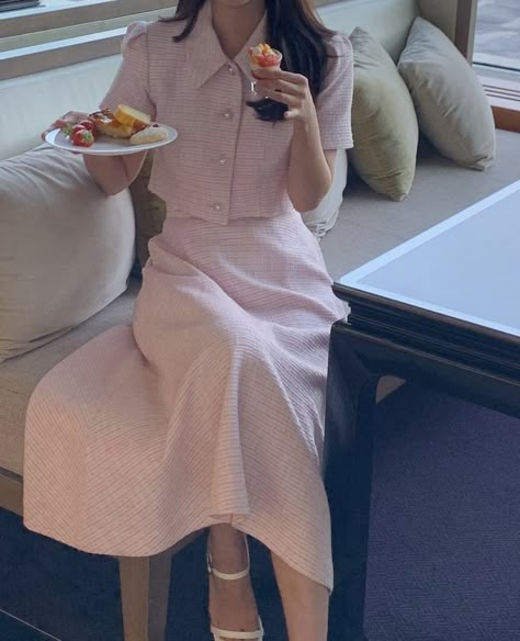 Sunday Dresses Church, Classy Korean Outfits, Elegant Korean Outfit, Sunday Dress Church, Japanese Aesthetic Outfits, Sunday Dress Outfit Church, Korean Fashion Skirt Outfits, Korean Dress Elegant, Korean Fashion Dress Elegant