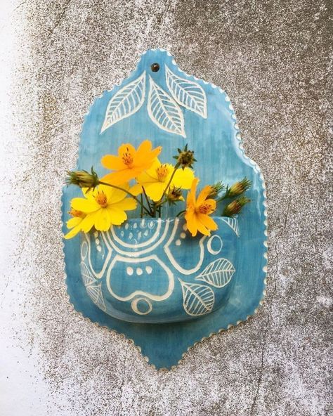 Clay Wall Decor, Pottery Wall Art, Ceramic Incense Holder, Ceramic Wall Decor, Air Dry Clay Projects, Cerámica Ideas, Pottery Handbuilding, Clay Crafts Air Dry, Clay Work