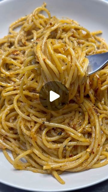 Caramelized Onion Pasta, Parsley Pasta, Chilli Crisp, Recipes Using Pasta, Onion Pasta, Caramelised Onion, Garlic Pasta, Milk Cream, Wellness Recipes