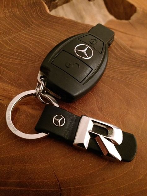 Mercedes Keys Aesthetic, My Car Aesthetic, Aesthetic Car Keys, Car Keys Aesthetic, Keys Aesthetic, Truck Videos, Skins Aesthetic, Mercedes Wallpaper, Key Decorations