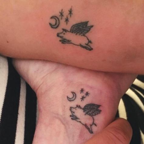 Piggy Tattoos, Flying Pig Tattoo, Pig Tattoo, Flying Pigs, Poke Tattoo, Music Tattoos, Dainty Tattoos, Flying Pig, Aesthetic Tattoo