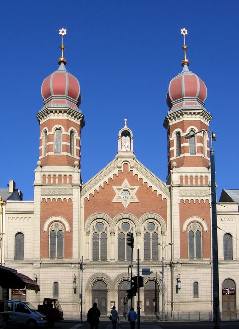 Synagogue-it's a jewish equivalent of a church.2.there are several important ritual items found in the synagogue.3.non-Jews may visit a synagogue.4.the temple is the ancient center of jewish worship where sacrifices were performed.5.a jewish"church" is called a synagogue,shul or temple. Synagogue Architecture, Jewish Synagogue, Jewish Temple, Jewish Heritage, Grand Hall, Ancient Technology, Religious Architecture, Living Modern, Jewish History