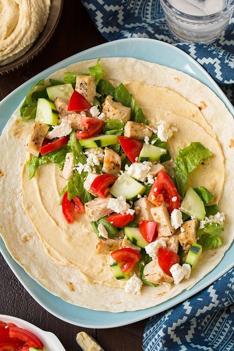 Chicken Hummus Wrap, Giant Taco, Interesting Meals, Chicken Hummus, Chicken Cucumber, Greek Grilled Chicken, Pasti Fit, Hummus Recipes, Fresh Eating