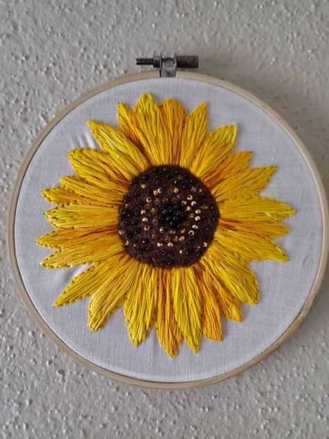 Sunflower Embroidery Hoop | Etsy Sunflowers Embroidery Pattern, Embroidery Sunflower Easy, Embroidery Pattern Sunflower, Embroidered Sunflowers Patterns, Embroided Sunflower, Embroidery Boutique, Basic Embroidery Stitches, Embroidery Stitches Tutorial, Cute Embroidery