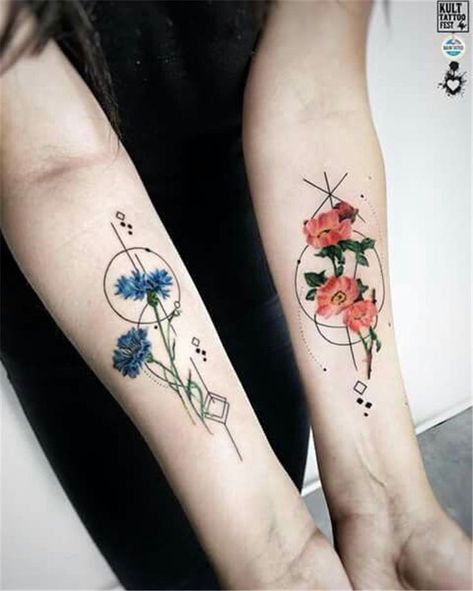 Matching Flower Tattoos, Family First Tattoo, Tattoos For Couples, Couple Matching Tattoo, Shape Tattoo, Tattoos Geometric, Matching Couple Tattoos, Irezumi Tattoos, Blossom Tattoo