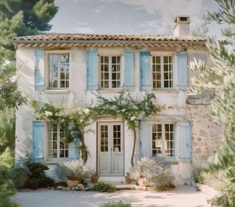 French Coastal Cottage, French Countryside Aesthetic Interior, French Provence House, French House Interior Provence France, French Exterior Homes, French Beach Cottage, French Cottage House, French Countryside House, Provence Architecture