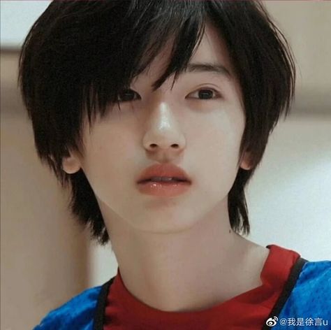 Japanese Haircut, Shunsuke Michieda, Michieda Shunsuke, Naniwa Danshi, Aesthetic People, Japanese Boy, Favorite Hairstyles, Hair Reference, Pose Reference Photo