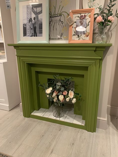 Painted Mantle Ideas, Green Mantle, 1930s Fireplace, Painted Fireplaces, Green Fireplace, Painted Mantle, Oxford House, Fireplace Mantle Ideas, Built In Around Fireplace