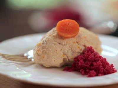 Gefilte Fish Recipe, Beet Relish, Gefilte Fish, Indulgent Recipes, Jewish Foods, Jewish Cuisine, Healthy Gourmet, Matzo Meal, Carne Guisada