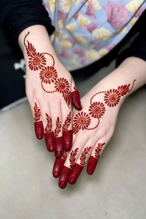 Mehndi Designs Simple, Must Reads, Finger Henna Designs, Design Mehndi, Mehndi Designs For Kids, Simple Mehndi Designs Fingers, Very Simple Mehndi Designs, Henna Tattoo Designs Simple, Mehndi Designs Front Hand