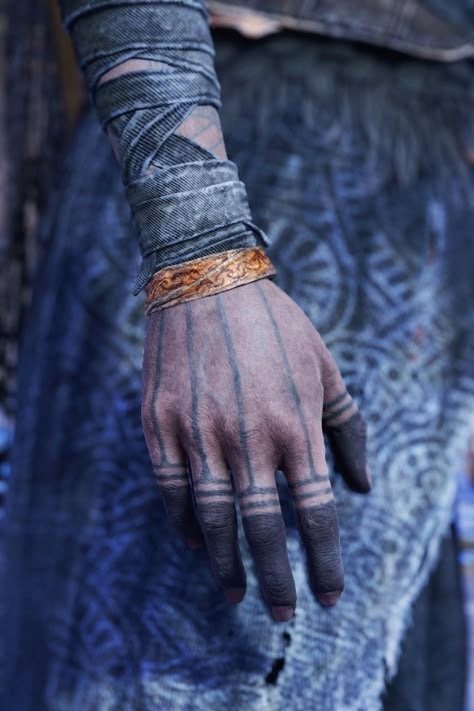 Nordic Tattoo Hand, Atreus Hand Tattoo, Atreus Aesthetic, Nordic Hand Tattoo, Freya Tattoos, Atreus Tattoos, Kratos Aesthetic, Viking Hand Tattoo, Big Beards Men