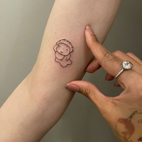 Studio Ghibli Tatoos Ideas, Tattoo Ideas Ponyo, Minimalist Tattoo Studio Ghibli, Ponyo Inspired Tattoo, Studio Ghibli Tattoo Minimalist, Studio Ghibli Tattoos Small Minimalist, Ghibli Tattoo Ponyo, Cute Ghibli Tattoo, Small Tattoos Studio Ghibli