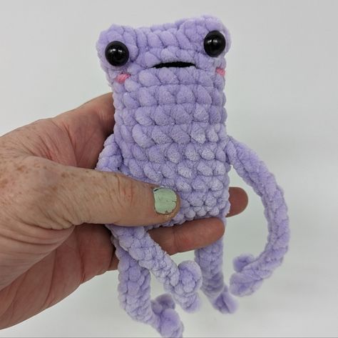 Super cute crochet purple frog Purple Crochet Patterns, Things To Crochet With Purple Yarn, Purple Frog, Super Cute Crochet, Crochet Purple, Things To Crochet, Crochet Animals Free Patterns, Crafty Projects, Crochet Animals