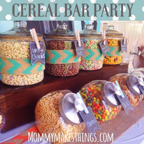 Cereal Bar Party, Breakfast Buffet Party, Cereal Bars Party, Food Halloween Party, Breakfast Party Menu, Party Food Christmas, Party Food Halloween, Housewarming Party Food, Cereal Party