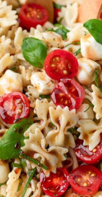 caprese pasta salad Pasta Tomato Salad, Farfalle Pasta Recipes Cold, Cavatappi Pasta Salad Recipes, Best Caprese Pasta Salad, Fancy Pasta Salad, Pasta Caprese Salad, Caprese Salad Pasta, Farfalle Pasta Recipes, Easy Cold Pasta Salad