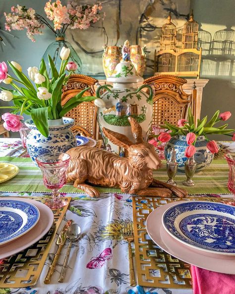 Chag Pesach Sameach, Wonderland Bedroom, Alice In Wonderland Bedroom, Orchid Interior, Resurrection Day, Italian Table, Spring Easter Decor, He Is Risen, Table Ideas