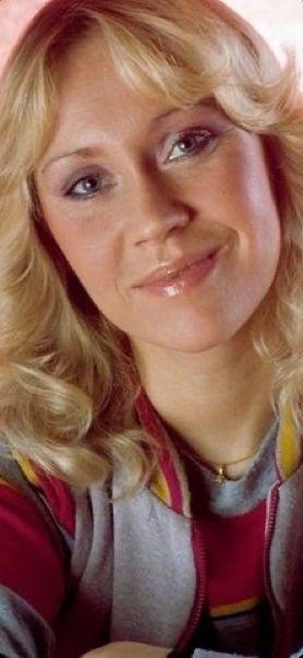 Blonde Singer, Abba Mania, 70s Hair, Blonde Bombshell, Profile Pic, Female Singers, Abba, Blonde Hair, Hair Hair