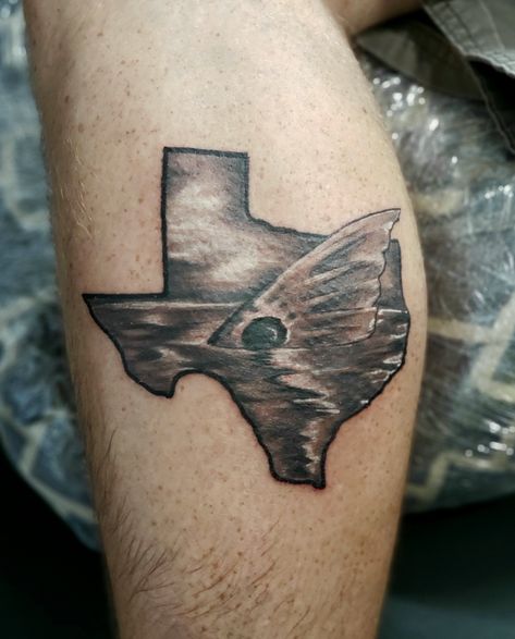 Redfish tattoo Texas fish Saltwater tattoos red drum fish Saltwater Fishing Tattoo For Men, Redfish Tattoo For Men, Red Drum Fish Tattoo, Saltwater Fish Tattoo, Redfish Tattoo, Red Fish Tattoo, Fishing Tattoo, Tattoo License, Tattooing Inks