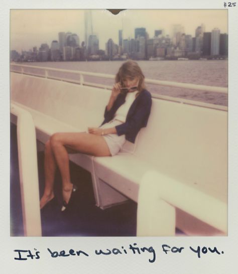 Taylor Swift Songs: Welcome to New York Taylor Swift 壁紙, Welcome To New York, Taylor York, Taylor Swift New, Taylor Swift Web, Estilo Taylor Swift, All About Taylor Swift, Polaroid Pictures, Taylor Swift 1989