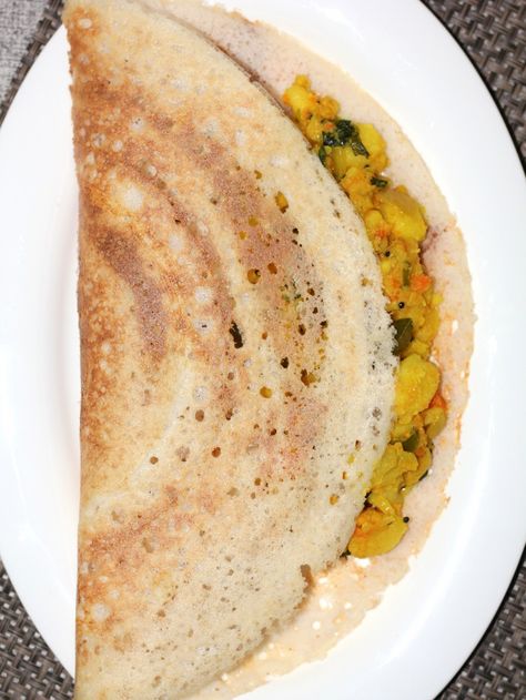 Masala Dosa Recipe, Potato Filling, Masala Dosa, Food Combinations, Food Pic, White Dish, Indian Foods, Dosa Recipe, Coconut Chutney