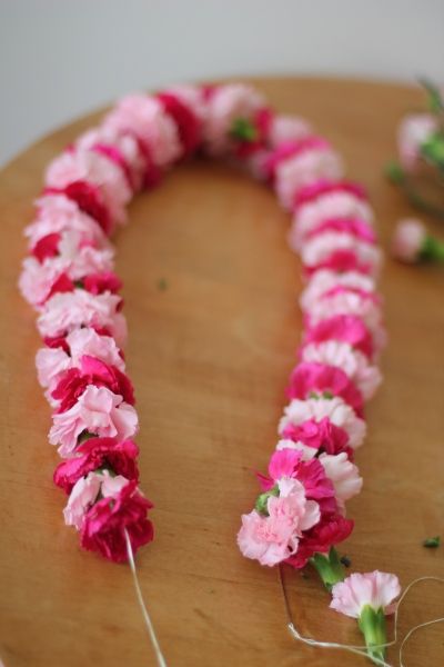 Flowers 101: How to make a basic lei | Simply Ohana Crown Flower Lei, Flower Lei Diy, Lei Diy, Candy Leis, Graduation Leis Diy, Lei Making, Graduation Money Lei, Candy Lei, Money Flowers