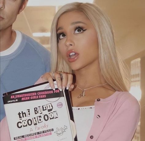 Ariana Grande Icons, Thank U Next, Ariana Grande Cute, Ariana Grande Style, Ariana Grande Photoshoot, Ariana Grande Photos, Ariana Grande Pictures, Regina George, Ariana G