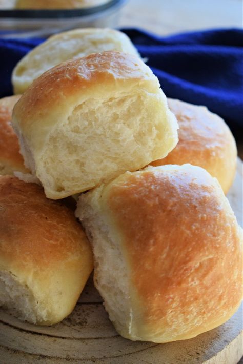 Best Dinner Rolls, Dinner Rolls Easy, Fluffy Dinner Rolls, Artisan Breads, Homemade Bread Recipes Easy, Yeast Breads, Best Dinner, Homemade Dinner Rolls, Biscuit Rolls