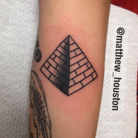 Traditional Black Pyramid Tattoo On Arm Small Pyramid Tattoo, Pyramid Tattoo Design, Pyramid Tattoo, Third Eye Tattoos, Tattoo Samples, Black Pyramid, Tatoo Inspiration, Triangle Tattoos, Egyptian Tattoo