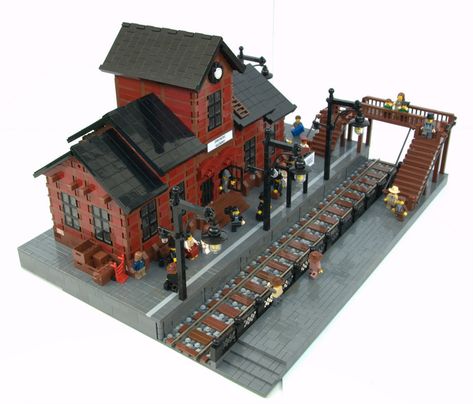 train station by brickshelf user Kris1234 http://www.brickshelf.com/cgi-bin/gallery.cgi?i=4137827 Minecraft Train Station, Small Train Station, Minecraft Train, Lego Train Station, Tech Building, Train Station Architecture, Lego Train, Lego Trains, Minecraft Inspo