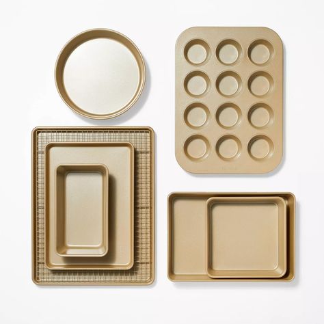 8pc Nonstick Bakeware Set Gold - Figmint™ : Target Cute Kitchen Decorations, House Things To Buy, College Kitchen Ideas, Cute Kitchen Items, Kitchen Registry, Baking Utensils Tools, Gold Kitchen Decor, Wedding Registry Gifts, College Kitchen Essentials