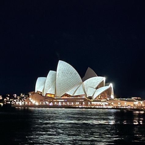 sydney opera house night lights summer water aesthetic Sydney Opera House Aesthetic, City Aesthetics, House Night, Sydney Beaches, Water Aesthetic, Famous Buildings, Summer Water, Night Painting, Light Summer