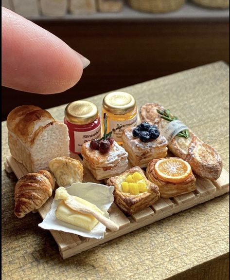 Clay Dollhouse, Miniture Food, Miniature Clay, Tokyo Design, Clay Diy Projects, Tiny Food, Clay Food, Clay Miniatures, Miniature Crafts