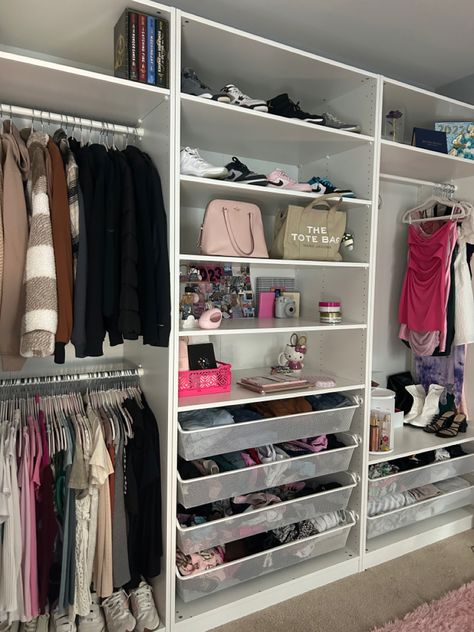 White Closet Aesthetic, Aesthetic Closet Room, White Closet Bedroom, White Closet Ideas, White Closet Design, Aesthetic Closet Ideas, Closet Organization Aesthetic, Decor Closet Organization, Organization Ideas Closet