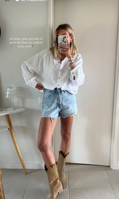 Cowboy Boot Shorts Outfit, Western Casual Outfits Summer, Cowboy Boots Outfit Beige, White Tecovas Outfit, Beach Concert Outfit Ideas, Brown Boots Summer Outfit, Nashville Outfit Inspo Spring, Summer Montana Outfits, Light Brown Cowboy Boots Outfit