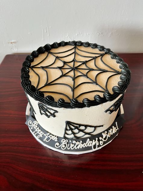 5 In Cake Ideas, Birthday Cake Ideas Halloween, Spider Cake Halloween, Halloween Themed Cakes Easy, Halloween Anniversary Cake, Halloween Cake Ideas Scary, Halloween Cake Aesthetic, Halloween Cake Ideas Birthday, Vintage Halloween Cake