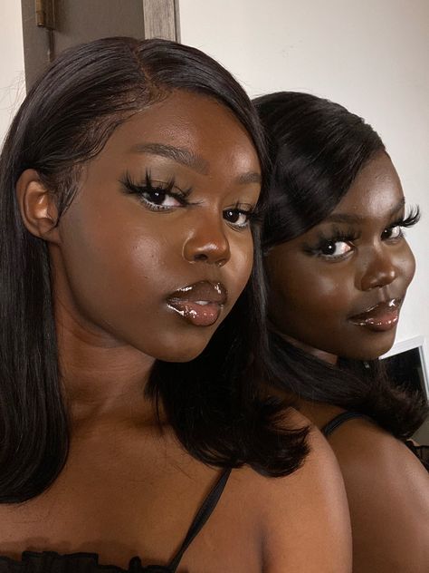 N. on Twitter: "it wasn’t me it was my evil twin.… " Older Black Woman, Black Couture, Evil Twin, Dark Skin Beauty, Beauty Inspo, Pfp Icons, Art References, Cute Makeup, Bob Wigs