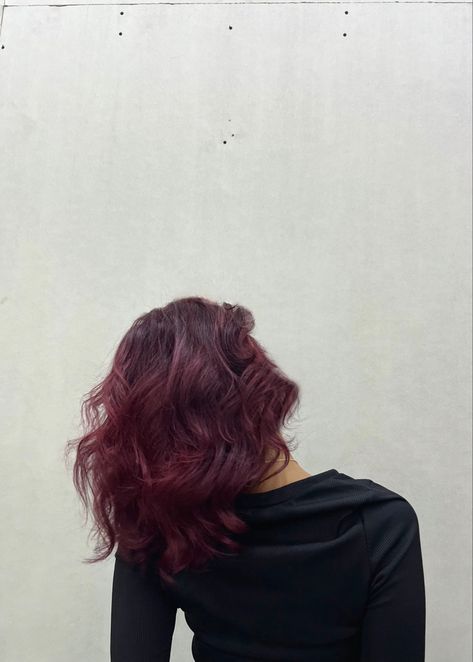 Cherry Coke Hair Color Short Hair, Cherry Red Hair Aesthetic, Short Cherry Red Hair, Cherry Coke Hair Color, Red Hair Burgundy, Hair Color Cherry Coke, Cherry Coke Hair, Red Hair Aesthetic, Hair Color Short Hair