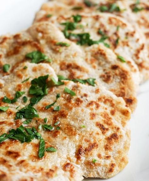 Naan Keto, Low Carb Naan, Keto Brood, Keto Connect, Low Carb Milk, Easy Low Carb Meals, Low Carb Food List, Garlic Naan, Low Carb Muffins