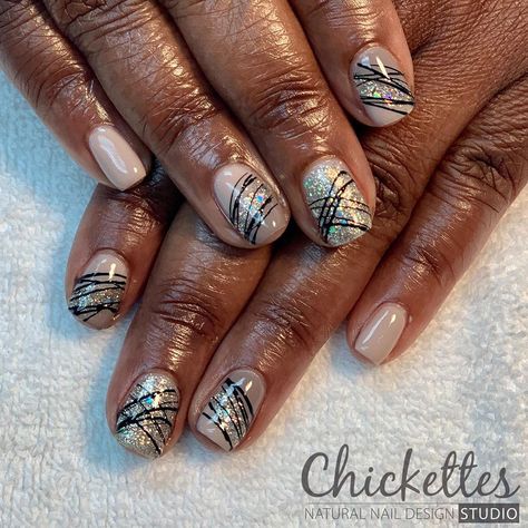 Andrea @ Chickettes on Instagram: “Ending the week with a fun mani featuring glitter & spider gel. Inspired by @alenakapriz 🔥 Advanced booking recommended. Book online at…” Spider Web Gel Nail Art, Structure Manicure, Spider Gel Nail Designs, Spider Gel Nails, Spider Gel Nail Art, Spider Nail Art, Designed Nails, Shellac Nail Designs, Spider Gel