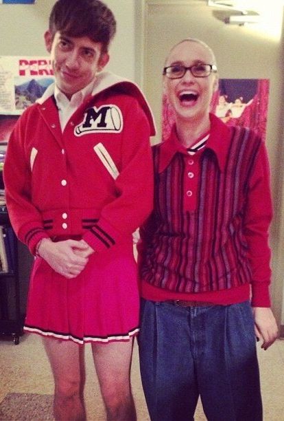 Glee Kevin McHale and Becca Tobin Glee Funny, Glee Memes, Rachel And Finn, Becca Tobin, Kevin Mchale, Glee Fashion, Glee Club, Chris Colfer, Glee Cast