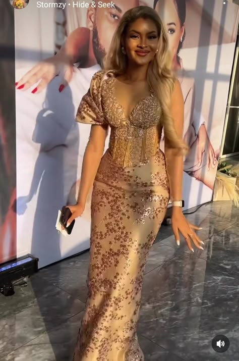 Simple Nigerian Wedding Guest Outfit, Gold Asoebi, Champagne Gold Lace Asoebi Styles, Gold Lace Asoebi Styles, Corset Fashion Outfits, Aso Ebi Lace Styles, Ankara Dress Designs, Nigerian Lace Styles Dress, Nigerian Lace Styles