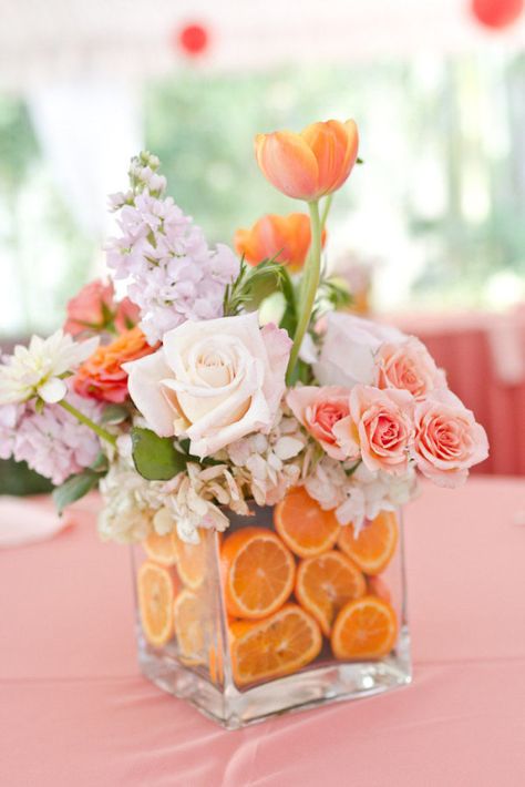 Spring Centerpiece lined with oranges! Photography by andimansphotography.com, Floral Design by leeforrestdesign.com Fruit Centerpieces, Deco Champetre, Spring Centerpiece, Square Vase, Shower Centerpieces, Flower Arrangements Diy, Fresh Flowers Arrangements, Deco Floral, Park Weddings