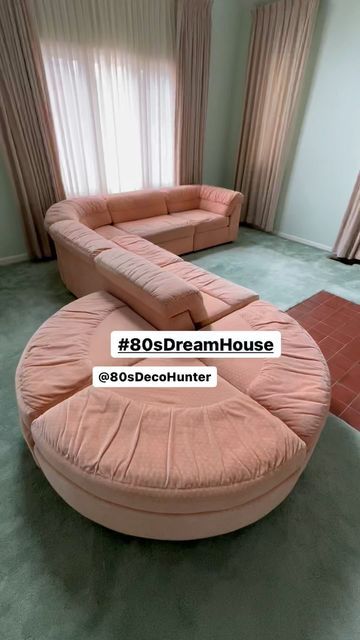 House In America, 80s Deco, 80s Interior, Future Apartment Decor, Dream Furniture, Design Exterior, Apartment Decor Inspiration, Funky Furniture, Dream Room Inspiration