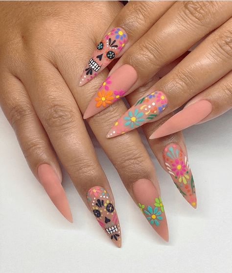 Hispanic Heritage Nail Design, Day Of The Dead Nail Ideas, Dia Los Muertos Nails, Mexican Halloween Nails, Coco Inspired Nails, Day Of The Dead Nails Acrylic, Catrina Nails Design, Mexican Print Nails, Spooky Spring Nails