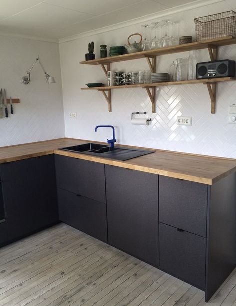 Kitchen. Black cabinets with butcher block counter tops. Dapur Ikea, Model Dapur, Ikea Kitchen Design, Kabinet Dapur, New Kitchen Cabinets, Wood Kitchen Cabinets, Black Cabinets, Ikea Kitchen, Kitchen Paint