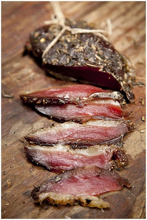 Duck_Prosciutto_Leoci Italian Ham, Cured Meat Recipes, Goose Recipes, Pomegranate Salad, Duck Breast, Duck Recipes, Homemade Sausage, Think Food, Smoked Food Recipes