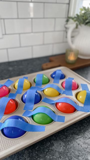 Katelyn Collier | That “Achievably Extra” Mom on Instagram: "MUFFIN PAN FINE MOTOR ACTIVITY! (I couldn’t think of a better name that didn’t sound super inappropriate 😅) This one is for all the babies out there and is perfect to get the littlest of fingers moving! All you need is a muffin pan, ball pit balls, and tape! Now, this will really separate babies into two groups: delicate vs destructive. Surprisingly, Mo fell into the delicate category with this one and we were able to reuse the tape Muffin Pan Activities, Muffin Tray Activities, Diy Toddler Toys, Ball Pit Balls, Fine Motor Activity, Baby Cupcake, Cupcake Tray, Muffin Tray, Diy Toddler