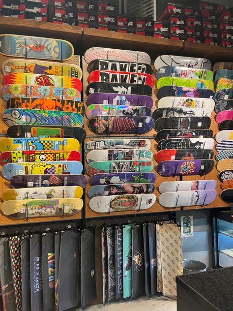 #skateboard #skatedeck #walldecoration Skateboard Display Wall, Skateboard Display, Skateboard Storage, Supreme Store, Skateboard Collection, Skateboard Room, Skateboard Rack, Custom Skates, Skateboard Wheel