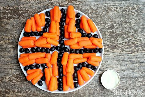 Veggie Tray Basketballs March Madness Snacks, Basketball Snacks, Basketball Food, Basketball Treats, March Madness Parties, Snack Stadium, Ball Birthday Party, Basketball Baby Shower, Party Fruit