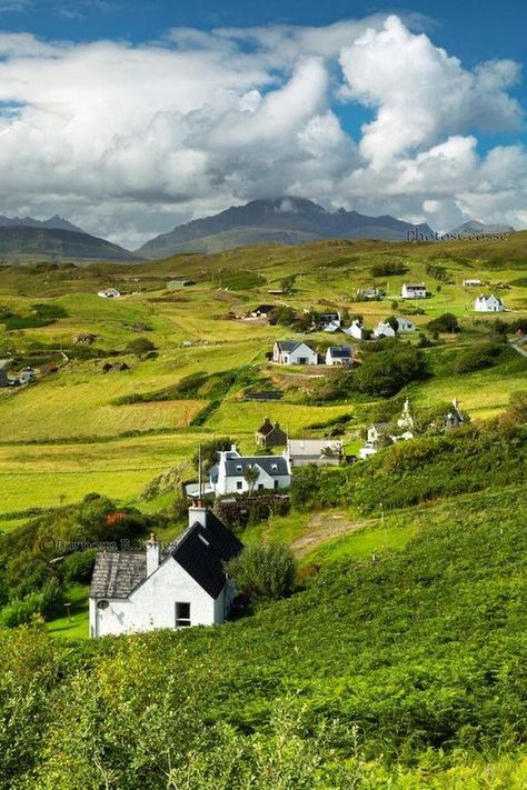 Scottish Highlands Isle Of Skye Scotland, Skye Scotland, Ireland Landscape, England And Scotland, Isle Of Skye, Scotland Travel, English Countryside, In Summer, Travel Dreams